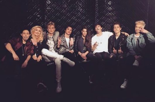 The Vamps - I Found a GirlのPVより、記念撮影！ 典拠： Instagram
