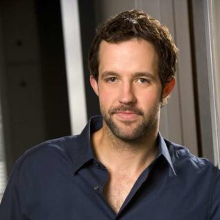 ピーターキャンバー:高身長&独身は米で大人気俳優! 生い立ちや結婚&妻、NCIS、スーツ、グレース&フランキーなどWiki&IMDb的