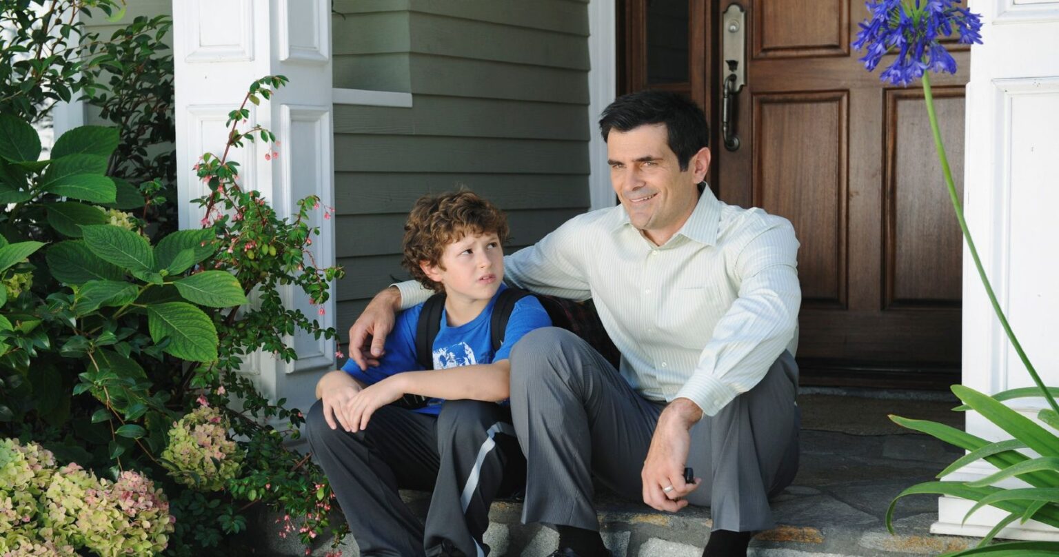 ノーラングールド『モダンファミリー』ルーク役はメンサ会員で本物の天才！大学や身長、年収は？ アリエルウィンターは彼女？ にぎわす